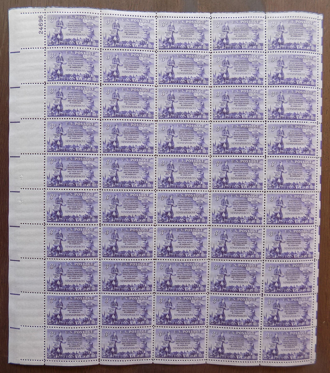 # 1015 (1952) Newspaper Boys - Pane, MNH