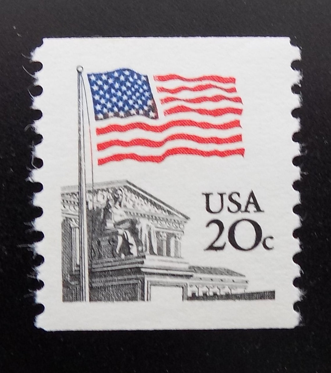 # 1895a (1981) Flag Over Supreme Court, Narrow Block Tag - Coil sgl, XF MNH