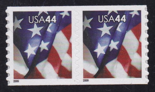 # 4394 (2009) Flag, Die Cut 8.5 - Coil pr, XF MNH